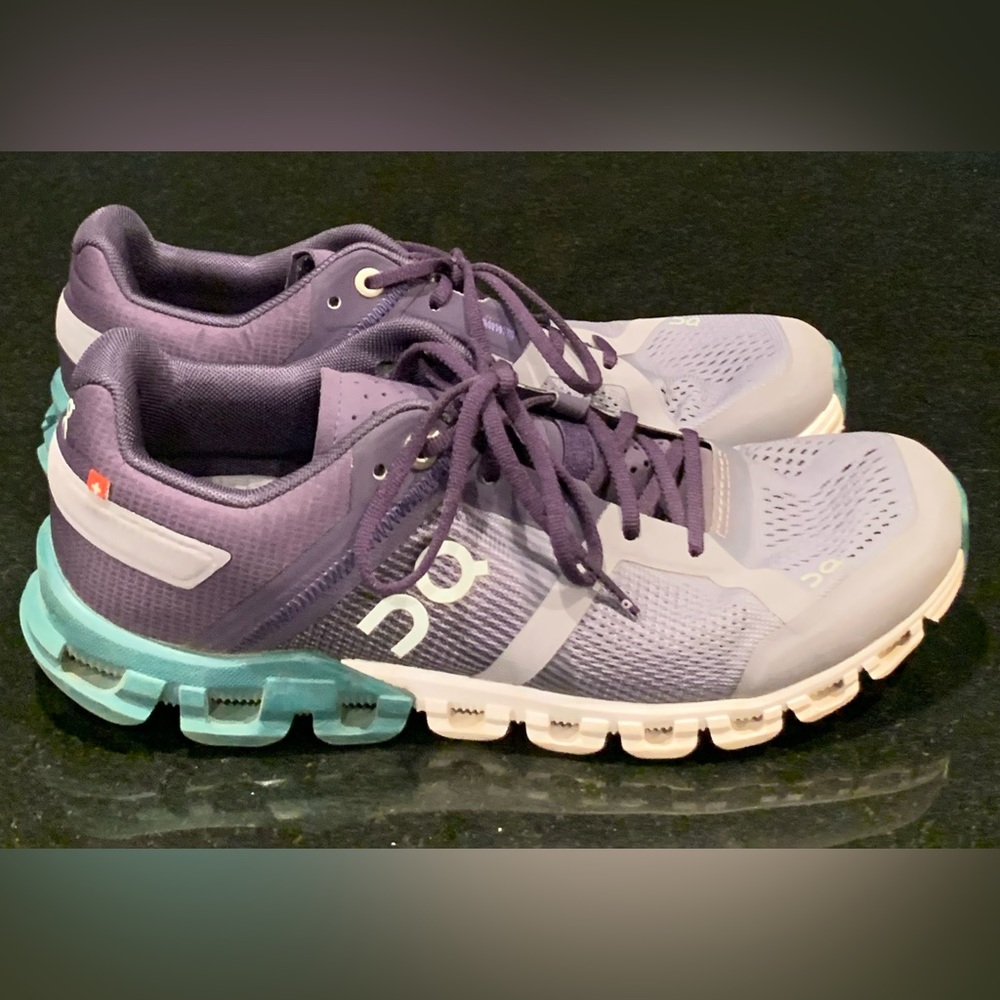 Women’s On Clouds, Size 6.5